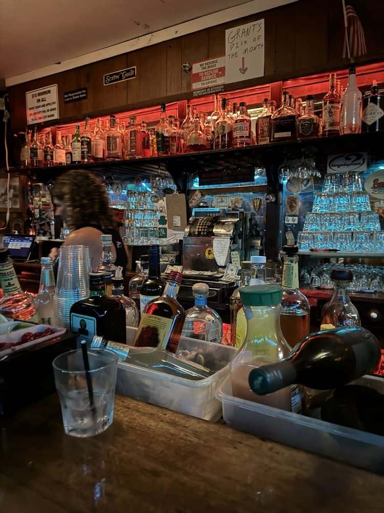 The Sandpiper Lounge happy hour